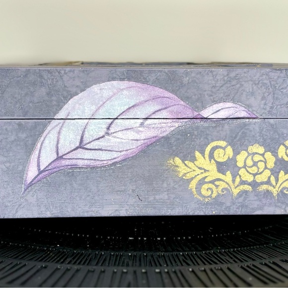 Violet Painted Vintage Jewelry Box - Picture 4 of 14